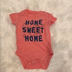 “Home sweet home” onesie. 🥰 🏡